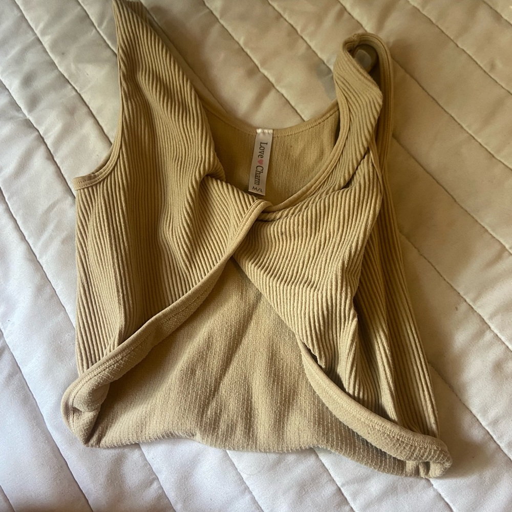 Tan crop top | Medium